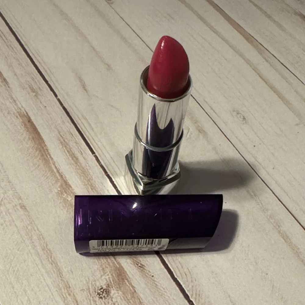 Rimmel Creamy Pink Lipstick